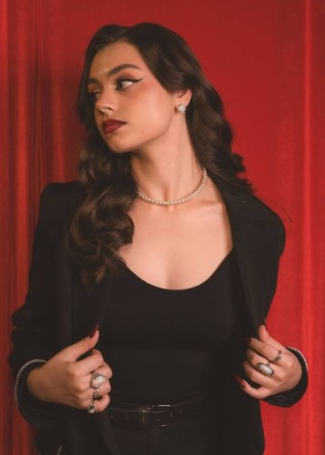 Полли, Г. Домодедово